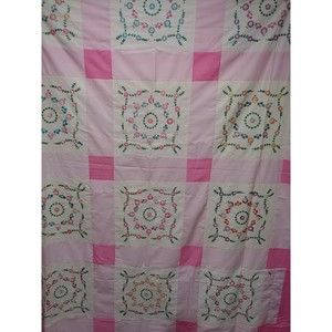 1960s Vintage Handmade Quilt With embroidery. 92 x 76